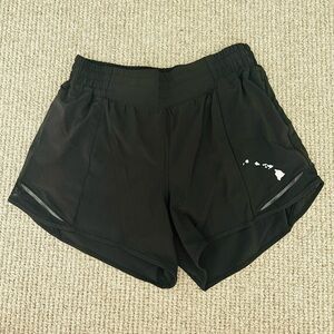 Lululemon Hawaii Exclusive Hotty Hot High-Rise Lined Short 4inches, size 8